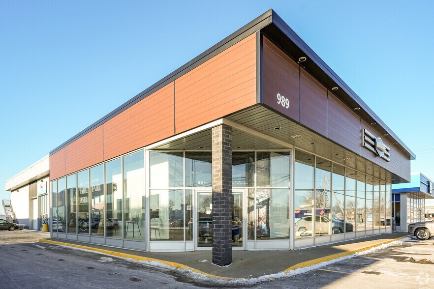 989-999 Boul Pierre-Bertrand, Québec, QC for sale - Primary Photo - Image 1 of 1