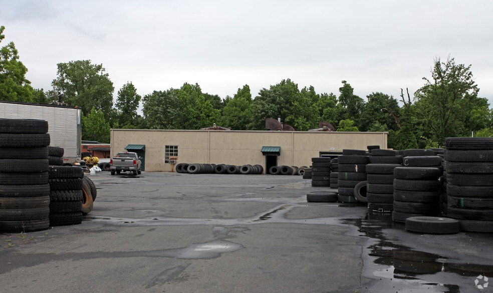 231 Atando Ave, Charlotte, NC for sale - Primary Photo - Image 1 of 6