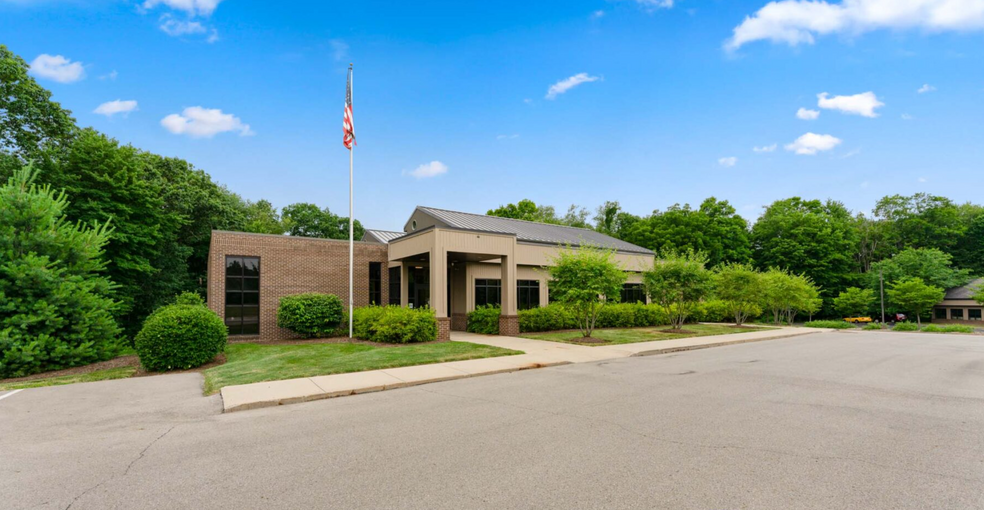 61 Executive Ct, West Middlesex, PA for lease - Building Photo - Image 1 of 58