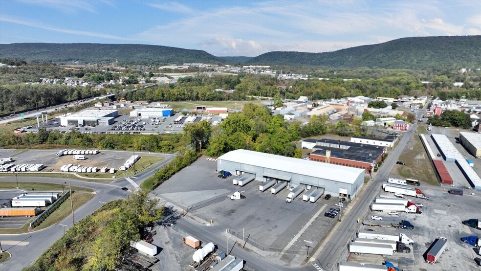 280 Grand St, Hamburg, PA for sale - Building Photo - Image 2 of 32