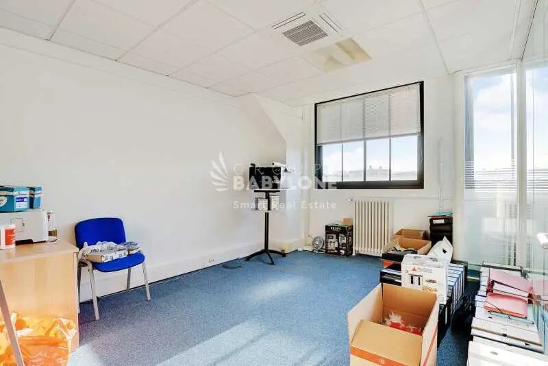 Office in Paris for lease - Interior Photo - Image 3 of 5