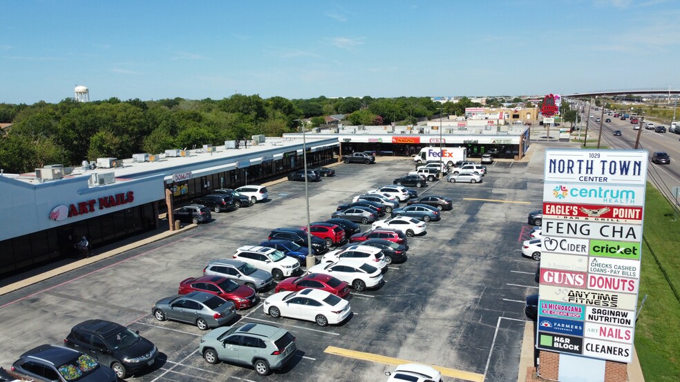 1029 N Saginaw Blvd, Saginaw, TX for lease - Building Photo - Image 3 of 5