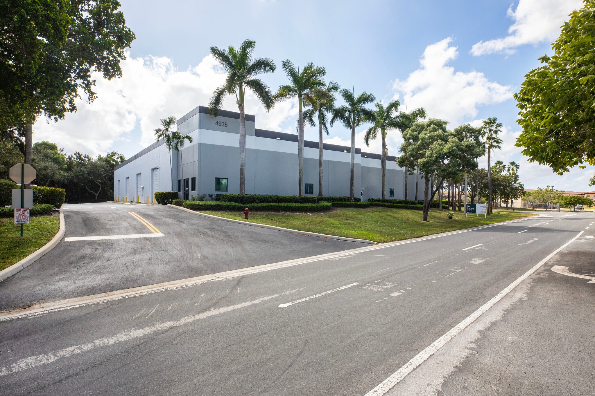 4935 Park Ridge Blvd, Boynton Beach, FL for lease Primary Photo- Image 1 of 19