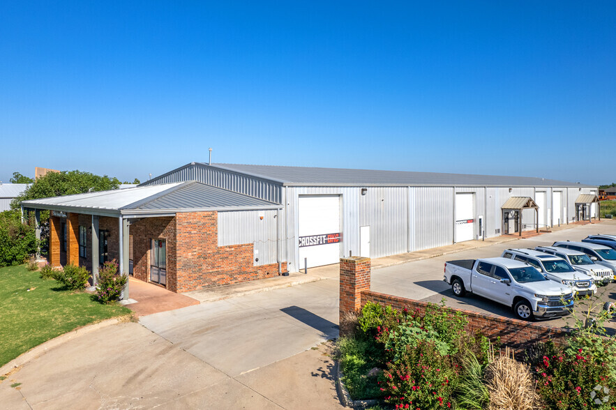 633 Enterprise Dr, Edmond, OK for sale - Building Photo - Image 1 of 1