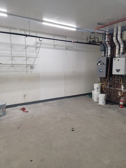 910 Old Steese Hwy, Fairbanks, AK for lease - Building Photo - Image 3 of 8