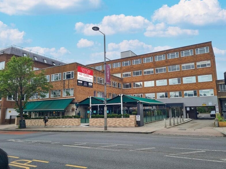 84 Uxbridge Rd, London for lease - Building Photo - Image 2 of 8