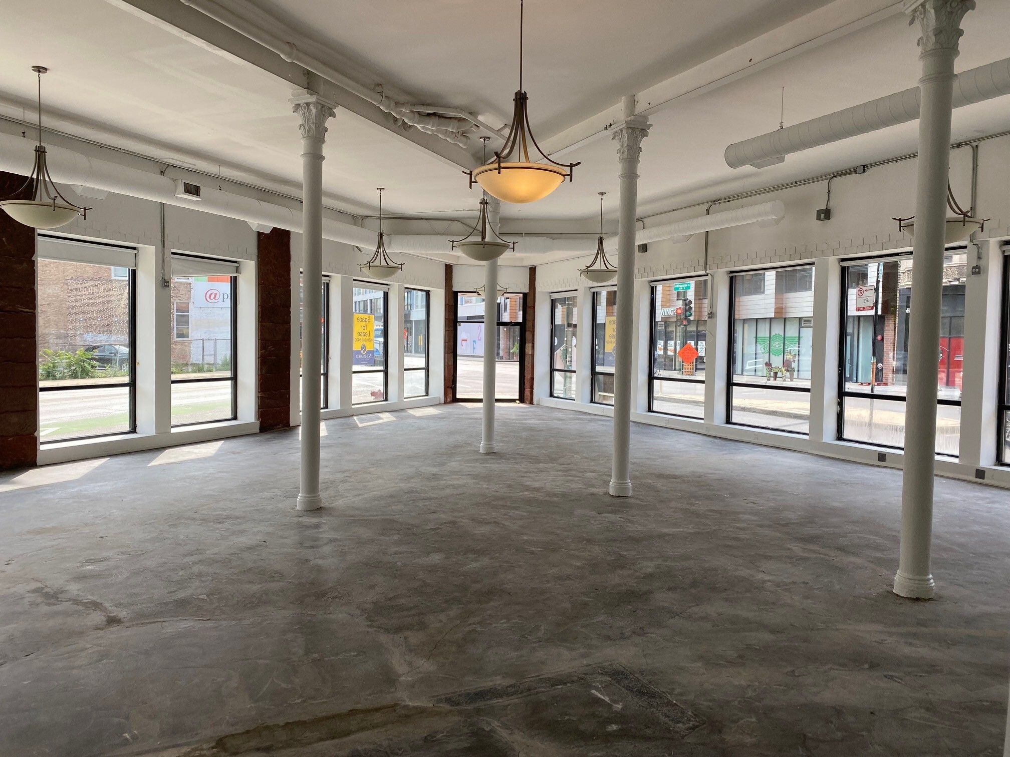 837 N Milwaukee Ave, Chicago, IL for lease Interior Photo- Image 1 of 7