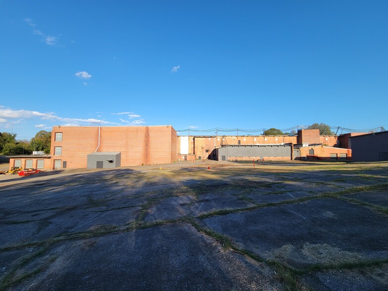 501 N Mountain St, Cherryville, NC for sale - Building Photo - Image 3 of 30