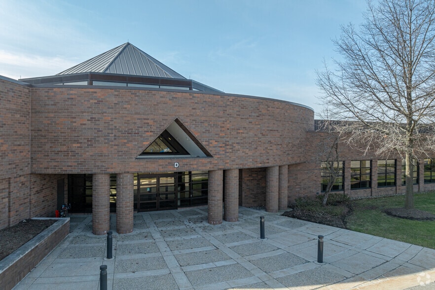 701 S Waverly Rd, Holland, MI for lease - Building Photo - Image 3 of 11