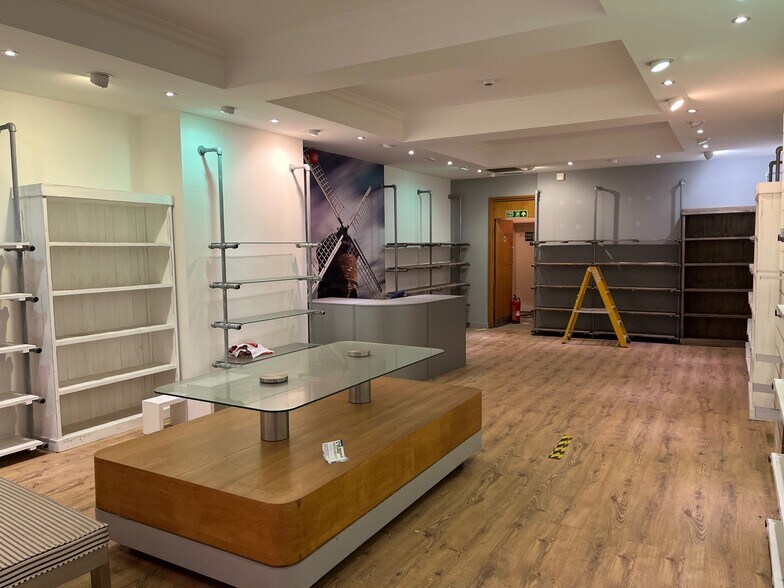 20 Parade, Leamington Spa for lease - Building Photo - Image 3 of 9