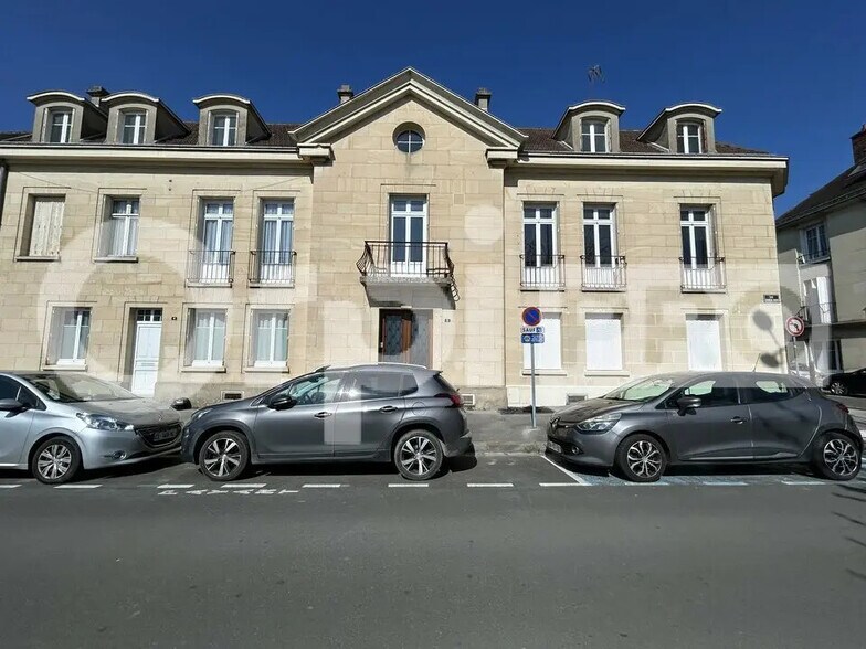 Office in Beauvais for lease - Building Photo - Image 1 of 5