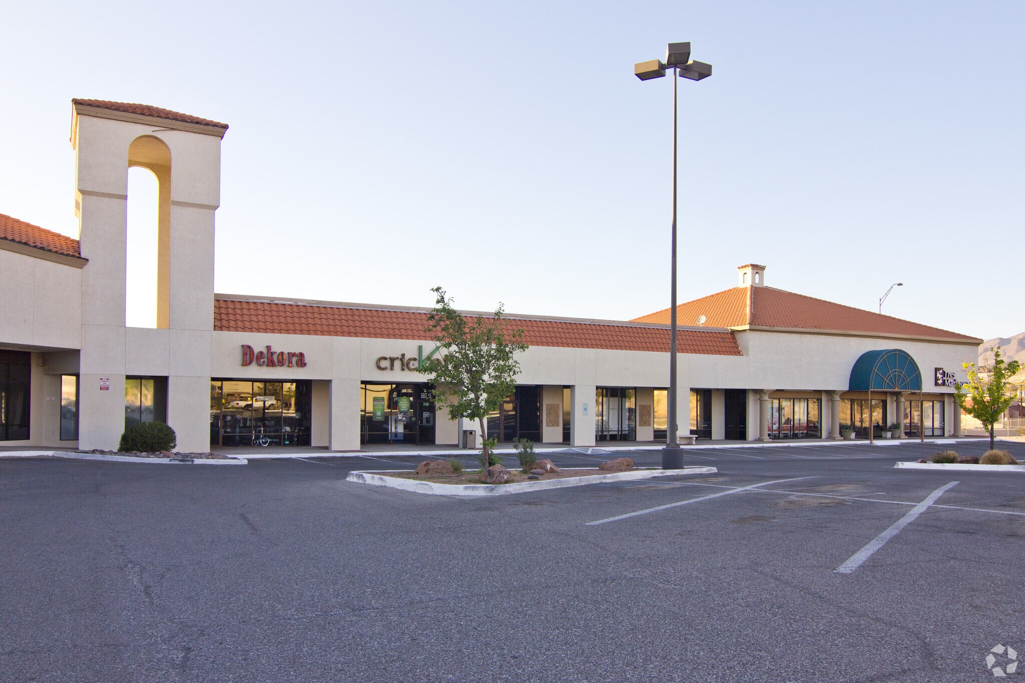 5857 N Mesa St, El Paso, TX 79912 Century Plaza