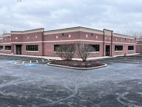 5675 Hudson Industrial Pky, Hudson, OH for lease Building Photo- Image 1 of 10