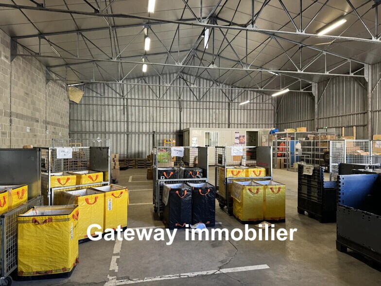 Industrial in Issoire for lease - Building Photo - Image 3 of 7