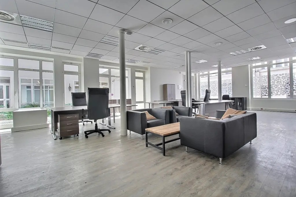 50 Rue De Paradis, Paris for lease Building Photo- Image 1 of 9