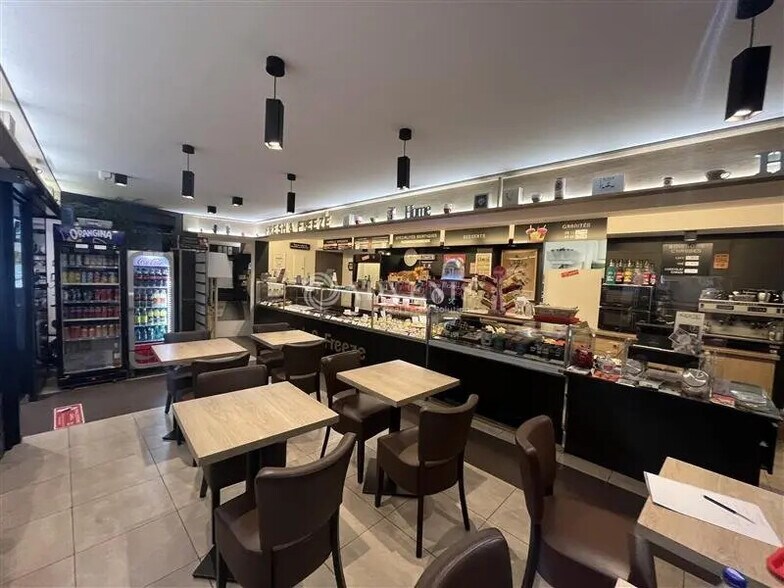 Retail in Brive-la-Gaillarde for lease - Interior Photo - Image 3 of 5