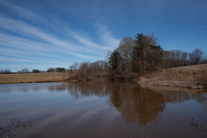 Pine Ridge Rd, Mount Airy, NC for sale - Primary Photo - Image 1 of 15