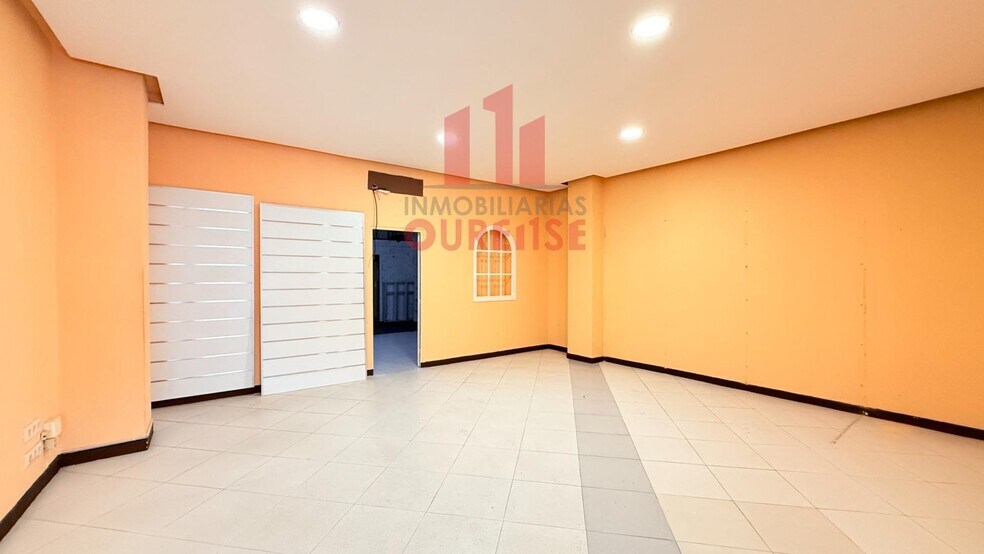 Retail in Ourense, Orense for lease - Building Photo - Image 2 of 7