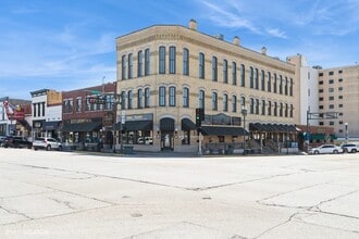 772 W Main St, Lake Geneva, WI for lease Interior Photo- Image 1 of 4