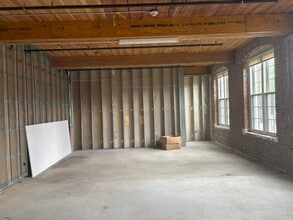 20 Canal St, Franklin, NH for lease Interior Photo- Image 2 of 5