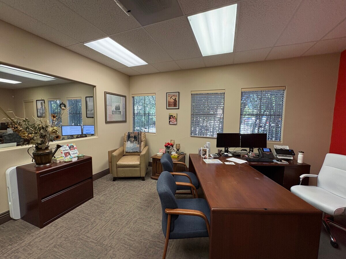 175 E Wilbur Rd, Thousand Oaks, CA 91360 - Unit 102 - - Interior Photo - Image 2 of 3