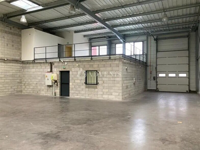 Flex in Mer for lease - Building Photo - Image 1 of 4