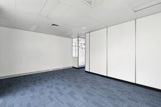 975-989 Whitehorse Rd, Box Hill for lease Interior Photo- Image 2 of 5