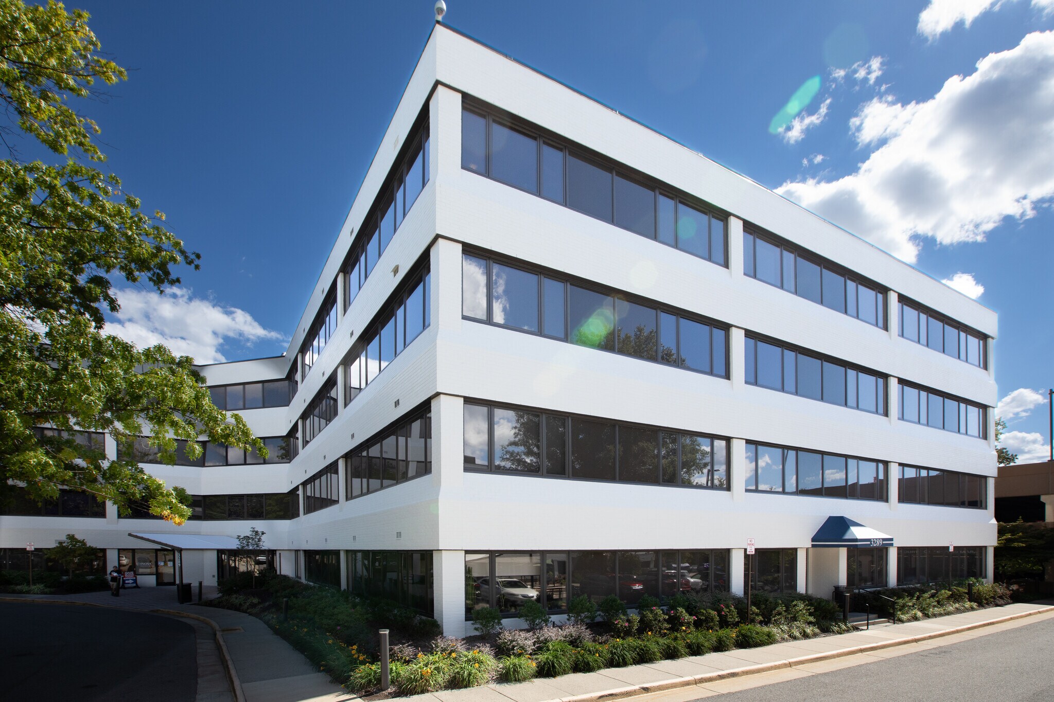 3289 Woodburn Rd, Annandale, VA for lease Primary Photo- Image 1 of 8