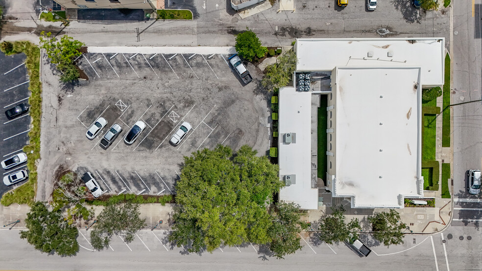 2100 Main St, Sarasota, FL for sale - Building Photo - Image 3 of 11