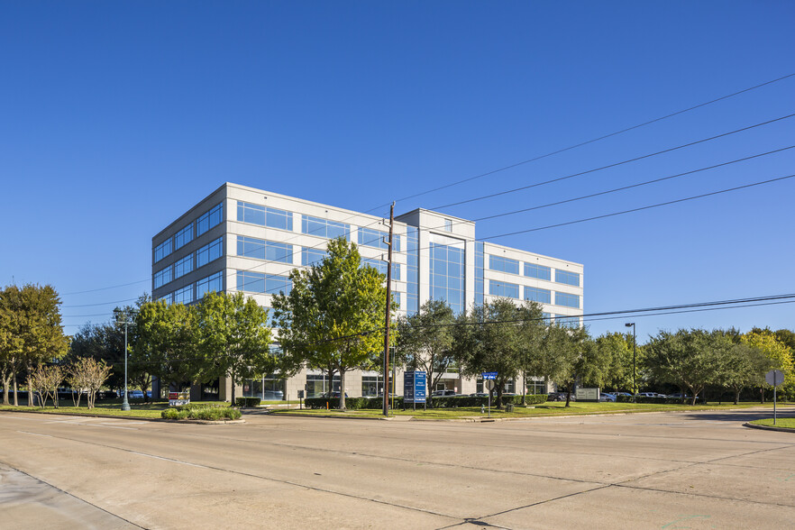 77 Sugar Creek Center Blvd, Sugar Land, TX for lease - Building Photo - Image 1 of 33