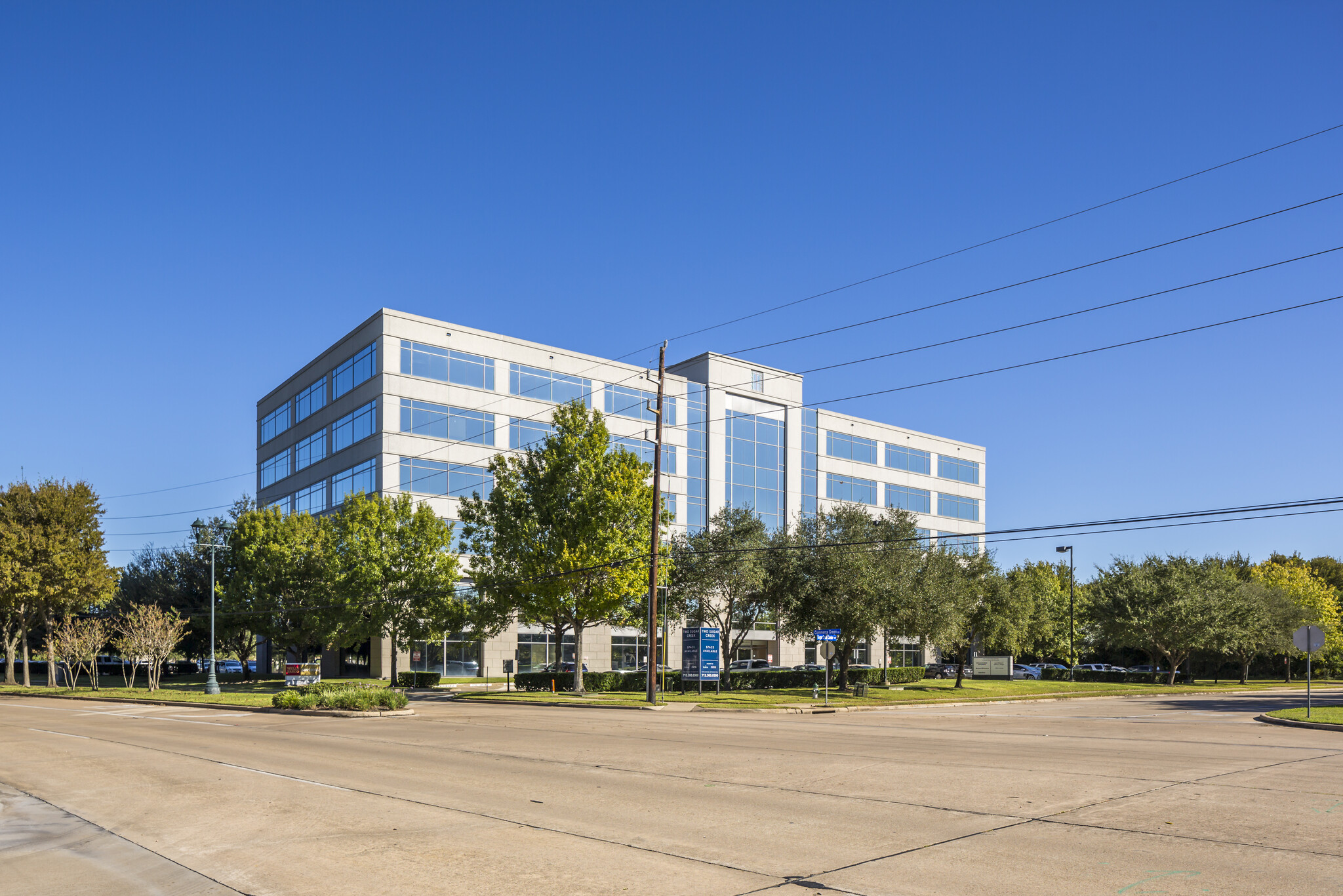 77 Sugar Creek Center Blvd, Sugar Land, TX for lease Building Photo- Image 1 of 34