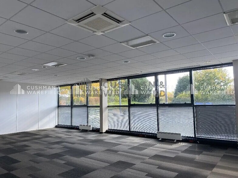 Office in Schiltigheim for lease - Interior Photo - Image 3 of 10