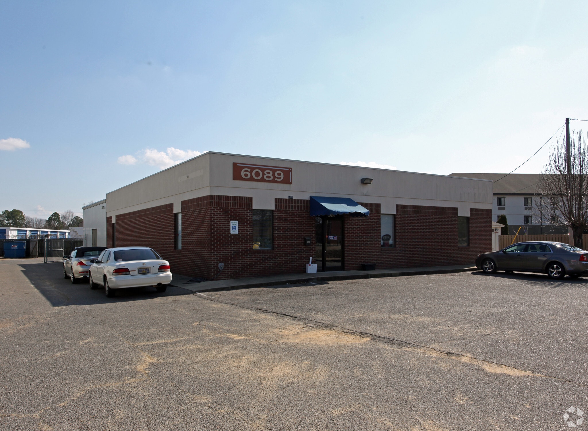6089 Apple Tree Dr, Memphis, TN 38115 Office for Lease