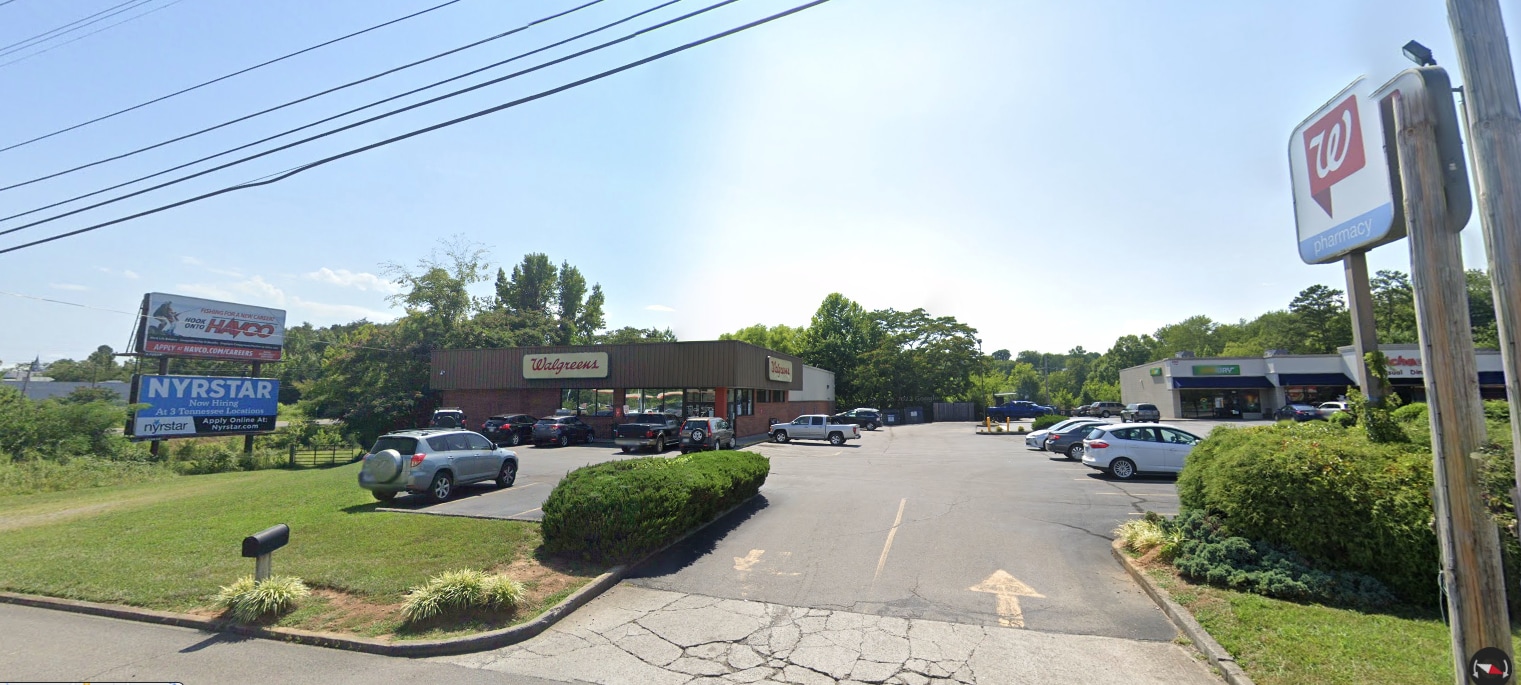 856-880 Tennessee Ave, Etowah, TN for lease Building Photo- Image 1 of 4