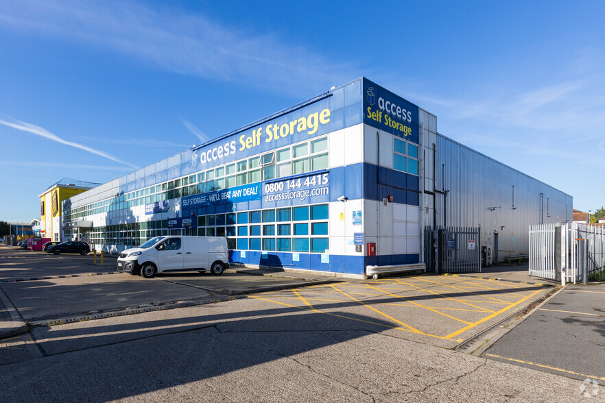 Cray Ave, Orpington for lease - Building Photo - Image 1 of 3