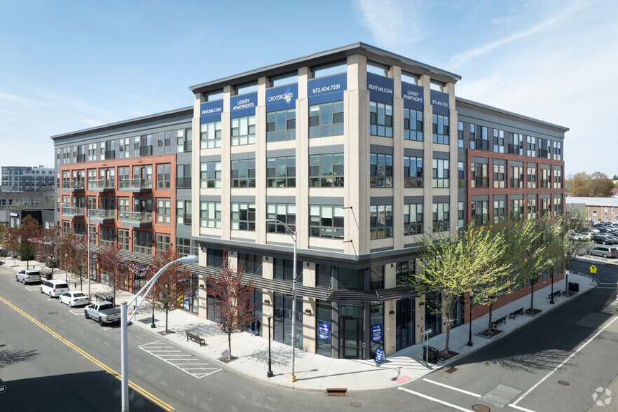 383-389 Main St, Hackensack, NJ for sale - Primary Photo - Image 1 of 1