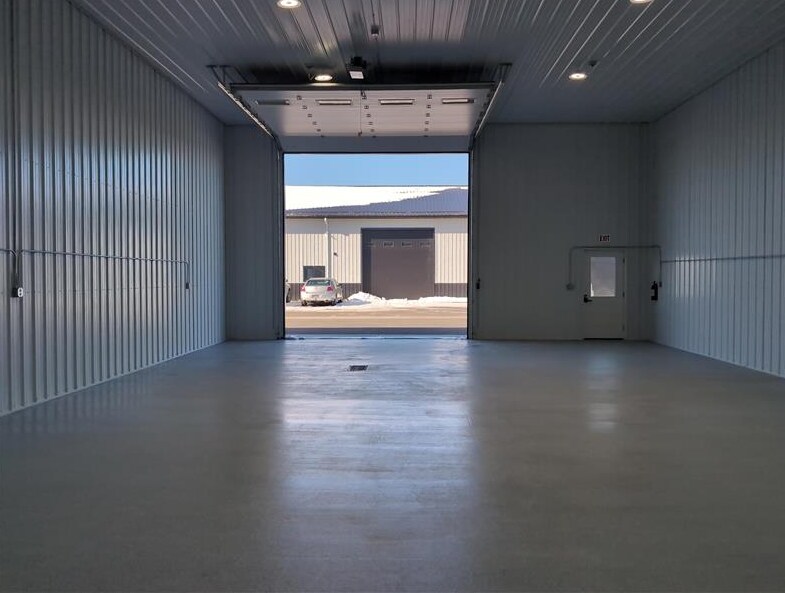4801 Maloney Ave NE, Aberdeen, SD for lease Interior Photo- Image 1 of 2