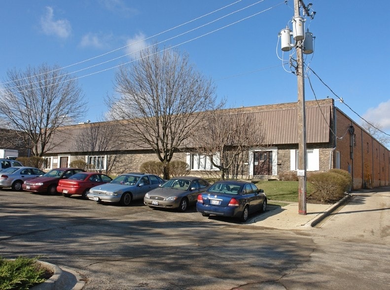 4820-4826 Venture St, Lisle, IL for sale - Building Photo - Image 1 of 1
