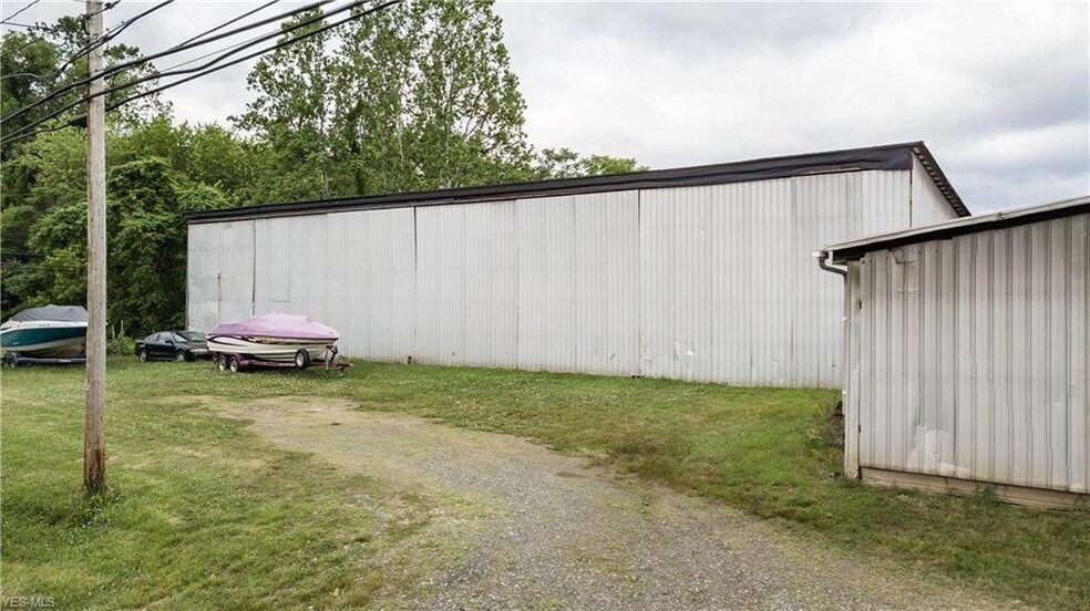 200 Dodge Ave, Williamstown, WV for sale - Building Photo - Image 2 of 8