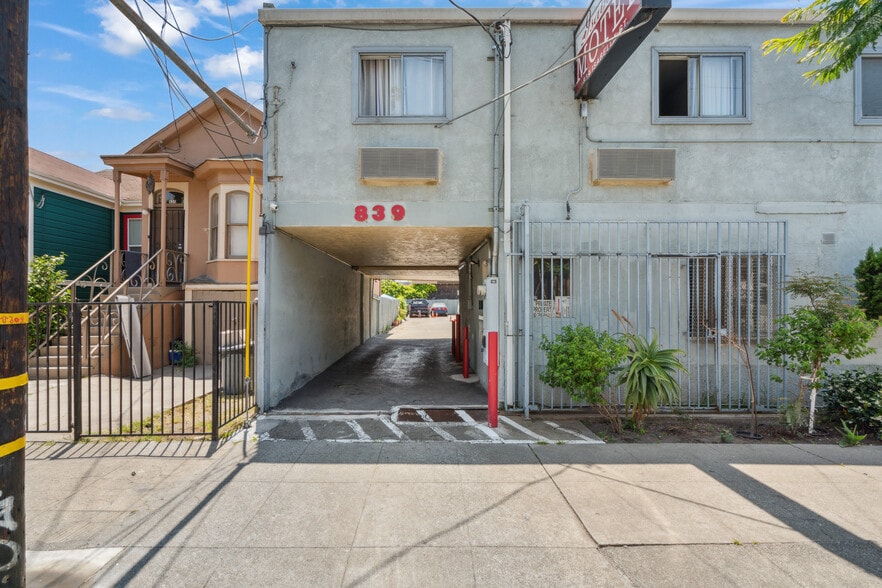 839 Isabella St, Oakland, CA for sale - Building Photo - Image 2 of 46