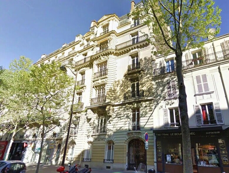 Office in Paris for lease - Building Photo - Image 3 of 30