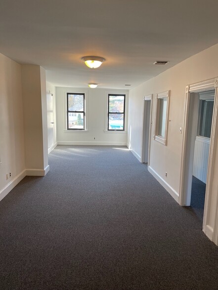 410-412 Mamaroneck Ave, Mamaroneck, NY for lease - Interior Photo - Image 2 of 5