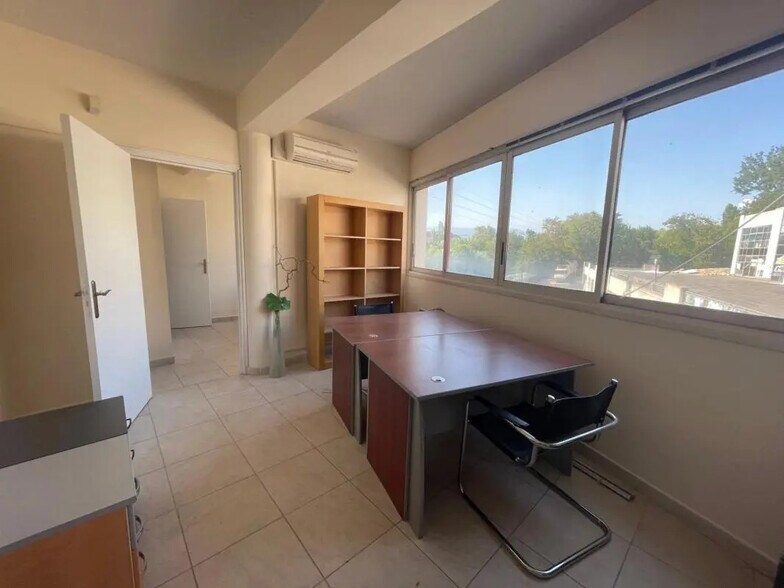 Office in Cannes for sale - Interior Photo - Image 2 of 12