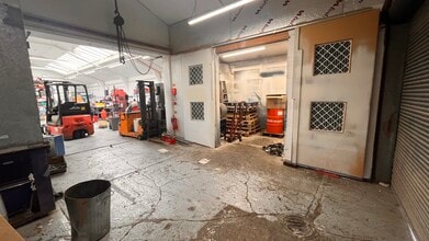 Bowlers Croft, Basildon for lease Interior Photo- Image 2 of 8