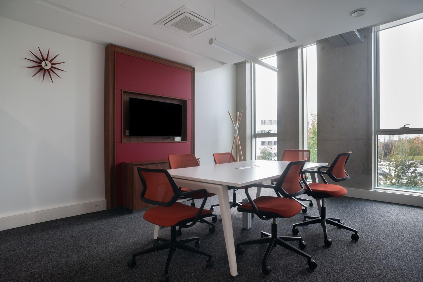 Office in Cesson-Sévigné for lease Interior Photo- Image 1 of 6