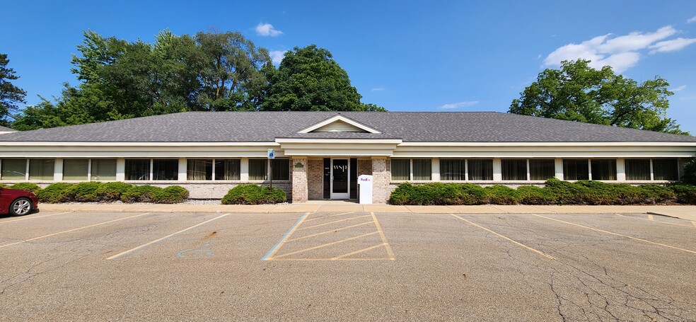 15851 S Old Us-27, Lansing, MI for lease - Building Photo - Image 1 of 8