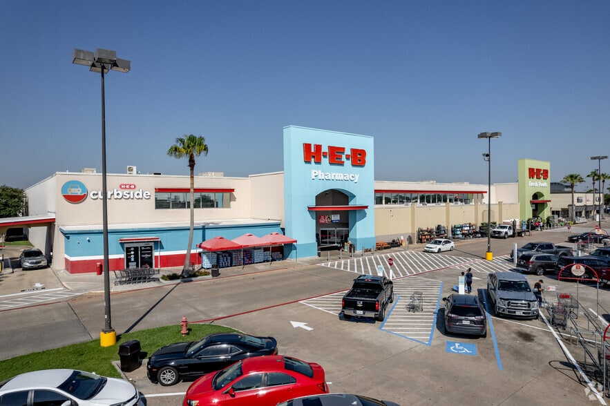 1818 FM 646, League City, TX for lease - Building Photo - Image 2 of 14