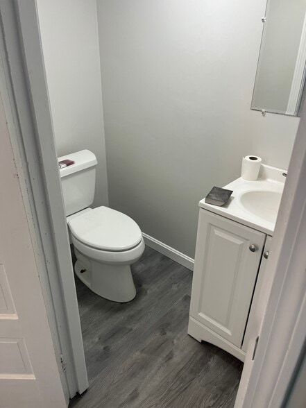 547 Main St, Hyannis, MA for lease - Building Photo - Image 3 of 7