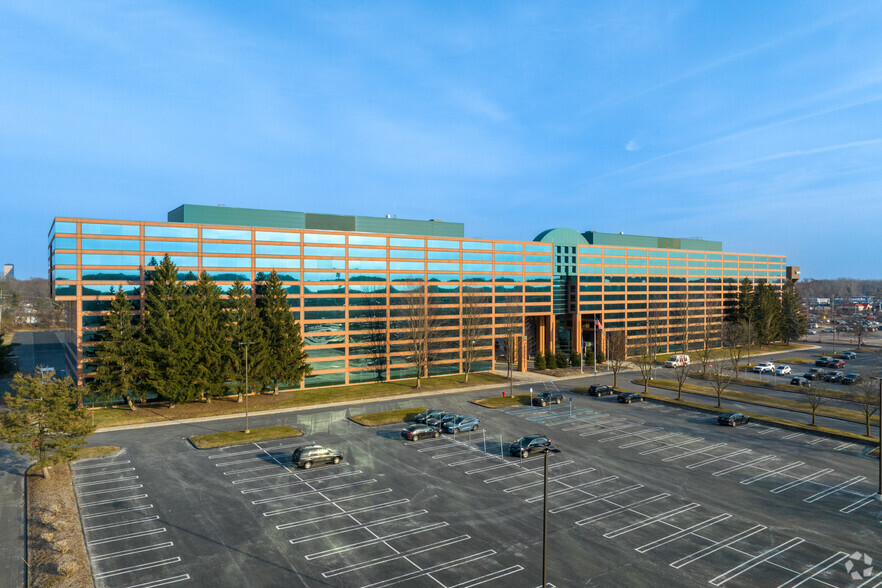 25300-25330 Telegraph Rd, Southfield, MI for lease - Building Photo - Image 2 of 45