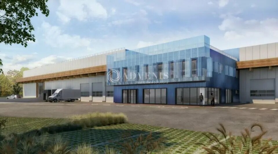 Industrial in Tremblay-en-France for lease Building Photo- Image 1 of 5